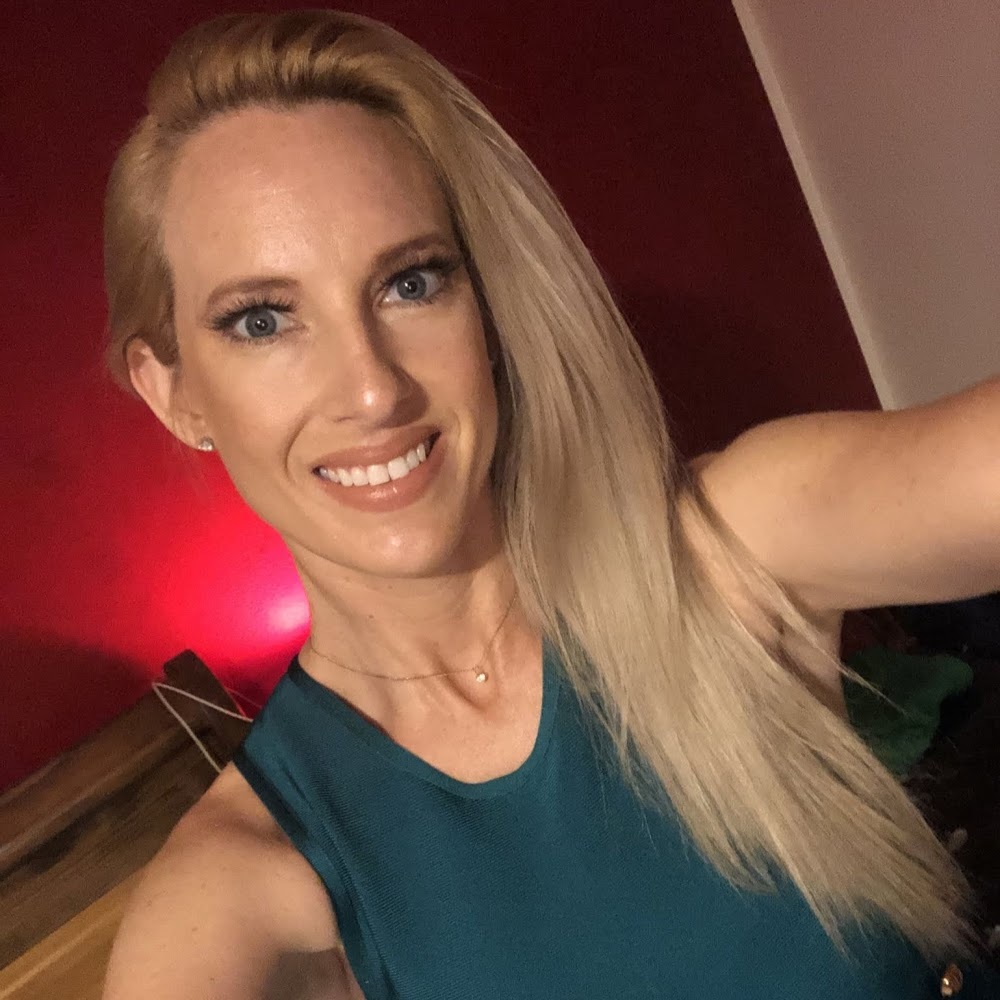 Meet your Posher, Laura